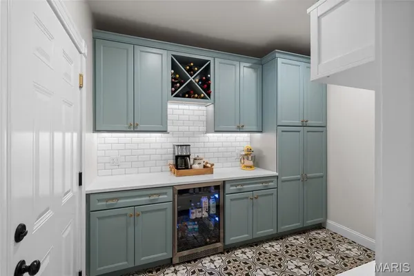 $1,050,000 | 7447 York Drive, Clayton, MO 63105