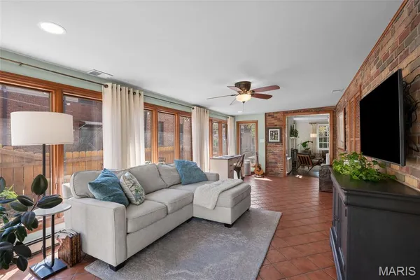 $1,050,000 | 7447 York Drive, Clayton, MO 63105