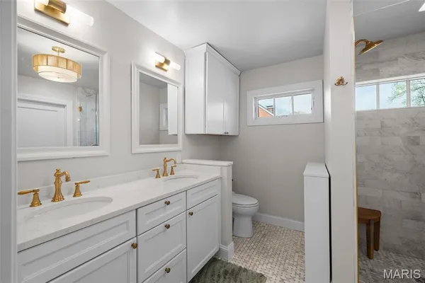 $1,050,000 | 7447 York Drive, Clayton, MO 63105