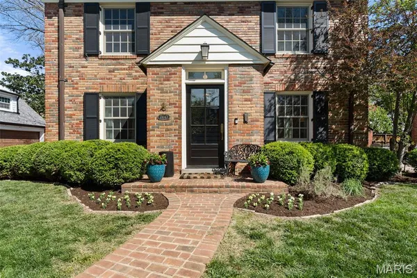 $1,050,000 | 7447 York Drive, Clayton, MO 63105