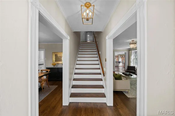 $1,050,000 | 7447 York Drive, Clayton, MO 63105