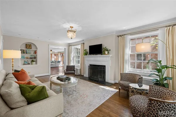 $1,050,000 | 7447 York Drive, Clayton, MO 63105