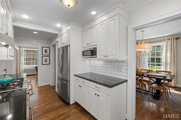 $1,050,000 | 7447 York Drive, Clayton, MO 63105