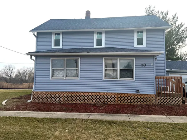 $249,900 | 70 Railroad Street, Gilberts, IL 60136