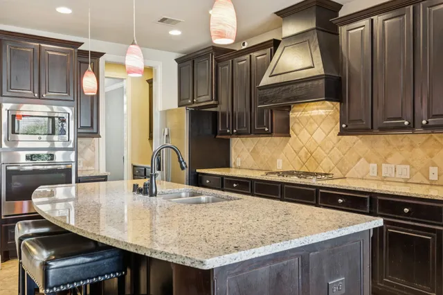 $550,000 | 1611 Tonkawa Trail, Katy, TX 77493