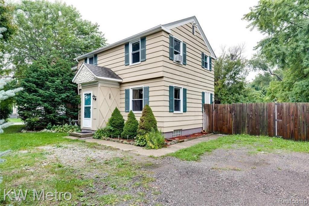 31243 Folsom Road Farmington, MI 48336 - Photo 1 of 20