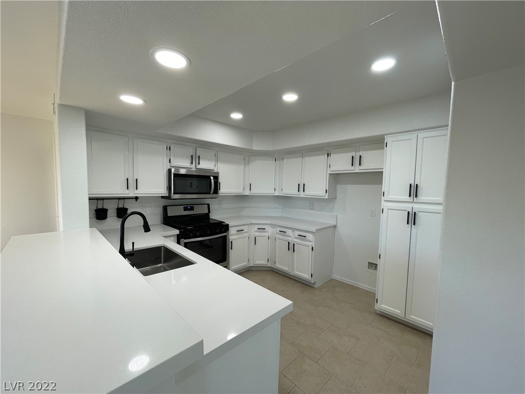 7950 West Flamingo Road, Unit 1067 Las Vegas, NV 89147 - Photo 3 of 28 Gallery Image 3