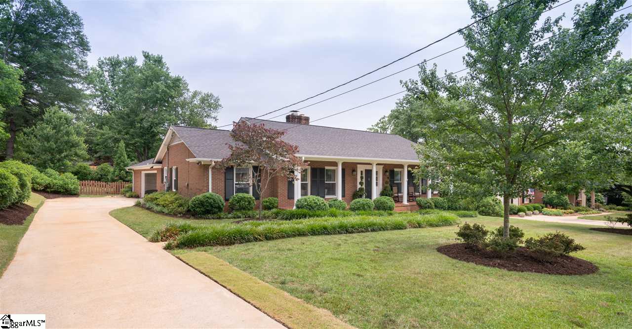 813 Wembley Road Greenville, SC 29607 - Photo 3 of 34
