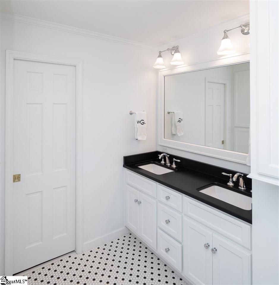 813 Wembley Road Greenville, SC 29607 - Photo 23 of 34