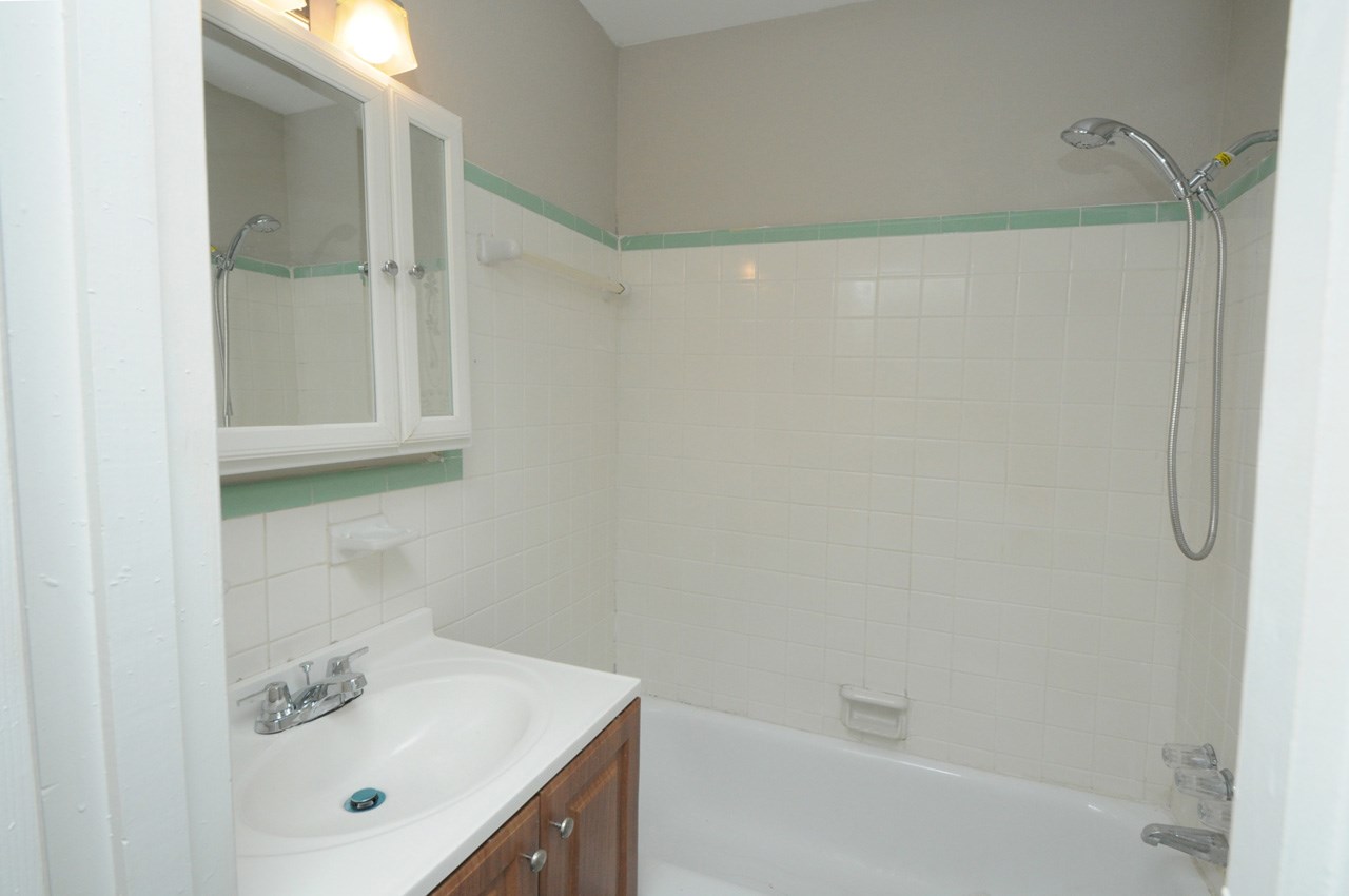 1764 Dearing Road Memphis, TN 38117 - Photo 9 of 16