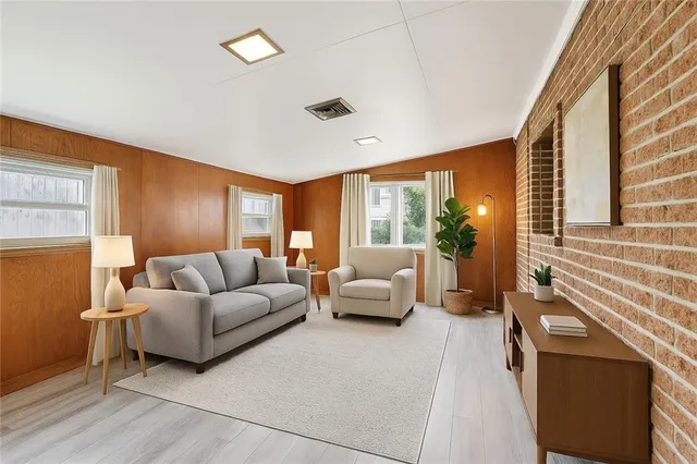 $289,000 | 405 Lake Avenue, Metairie, LA 70005