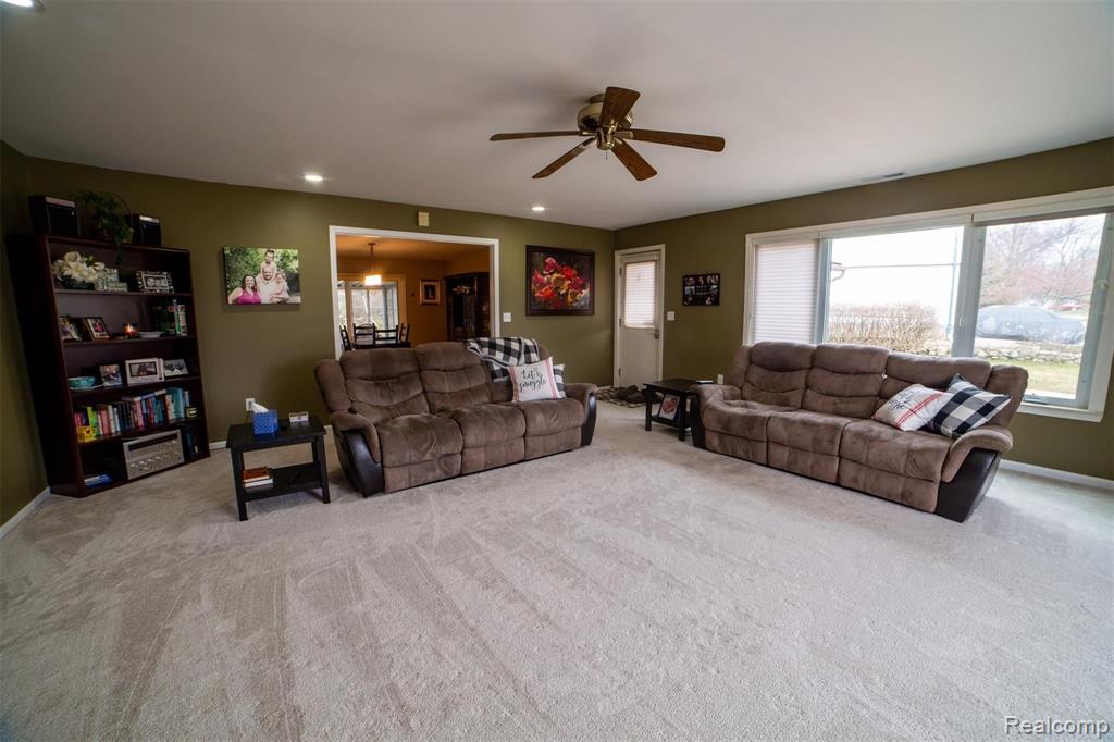 42262 Park Ridge Road Novi, MI 48375 - Photo 5 of 37