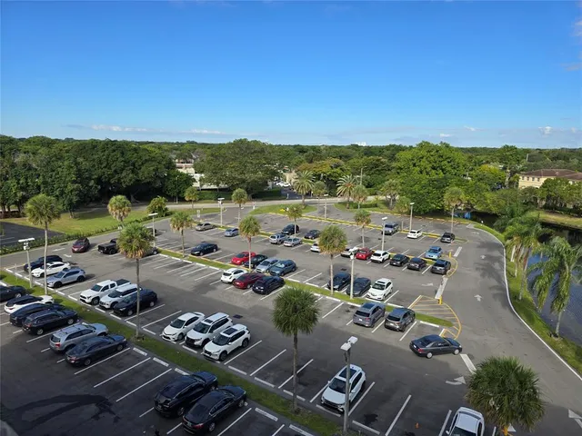 $2,100 | 250 Jacaranda Drive, Unit 708, Plantation, FL 33324