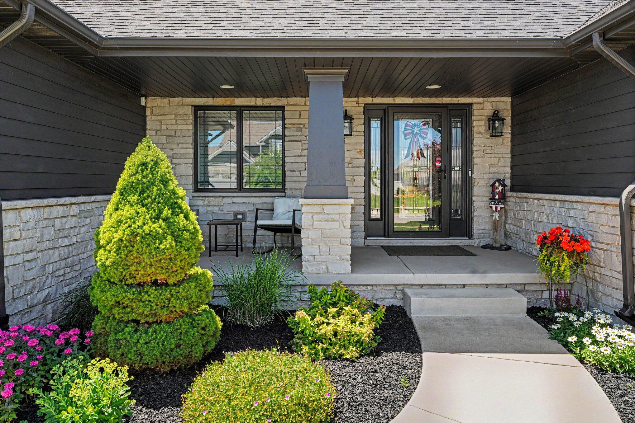 915 Betty Lane Crown Point, IN 46307 - Photo 2 of 41 2038x1359