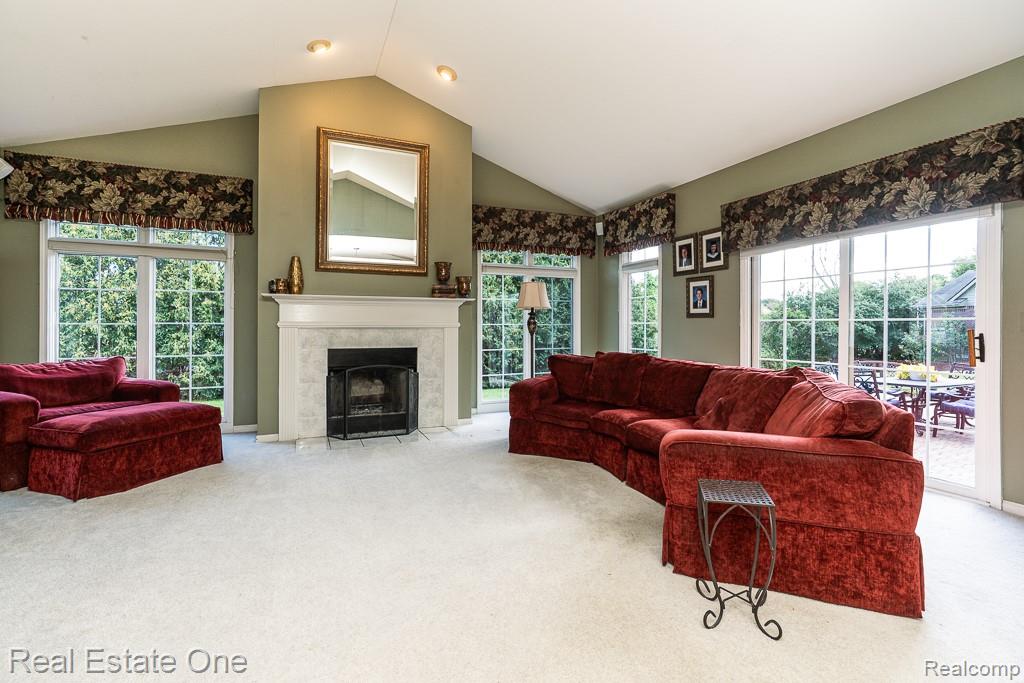 4595 Dunbar Court Rochester, MI 48306 - Photo 12 of 40 Gallery Image 12
