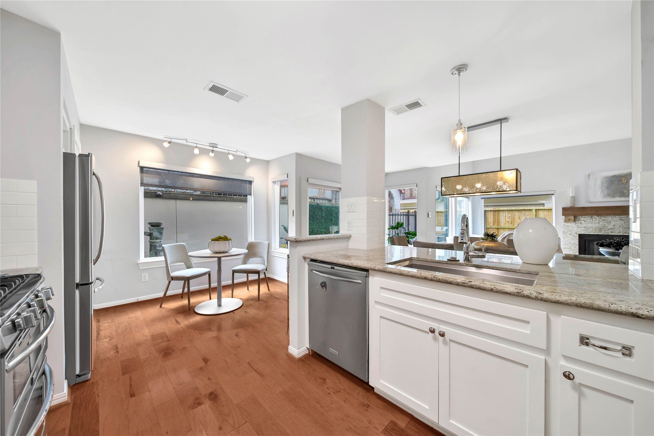 1937 Norfolk Street Houston, TX 77098 - Photo 12 of 44