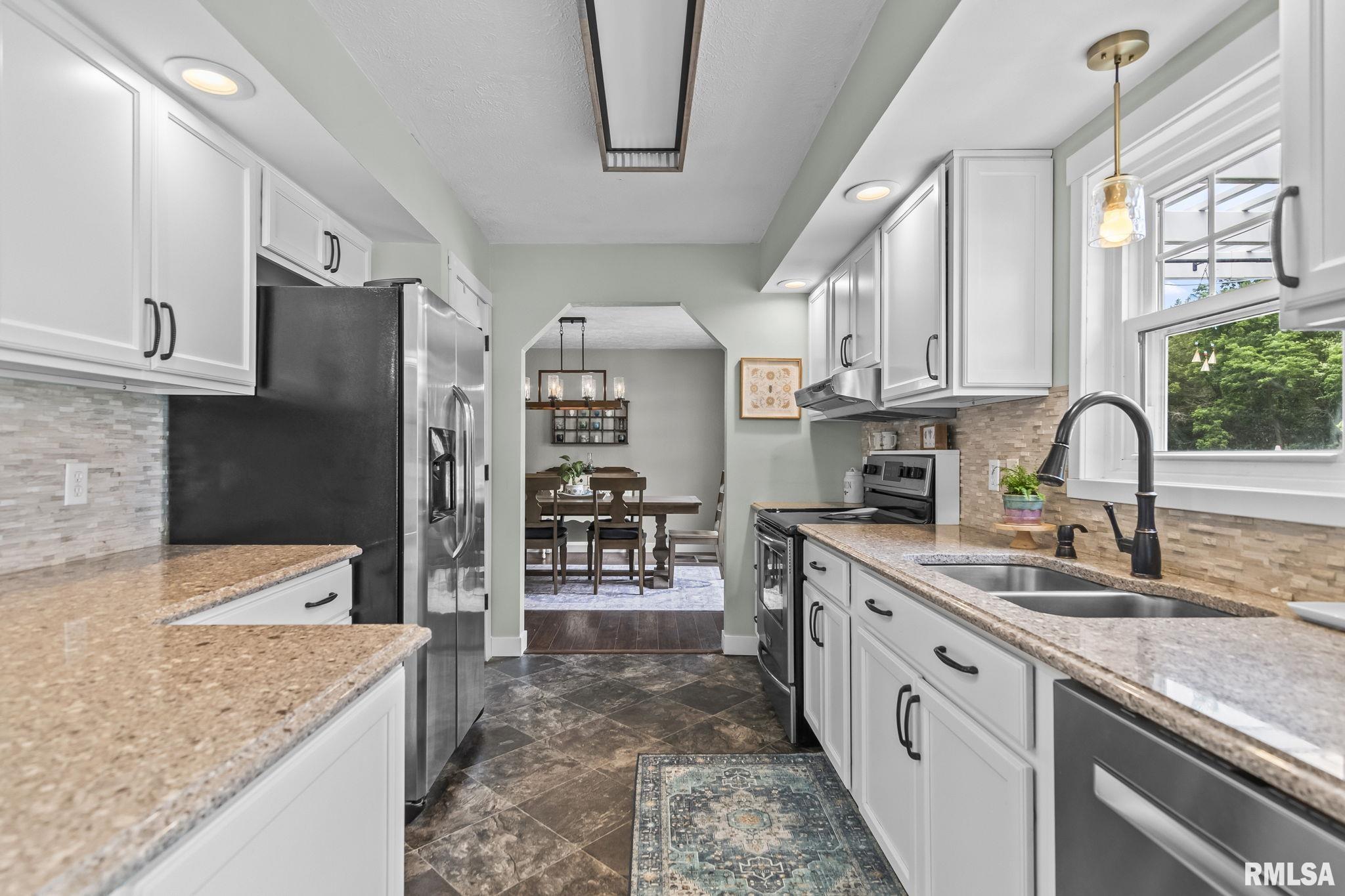 49 Aspen Road Pleasant Plains, IL 62677 - Photo 8 of 52