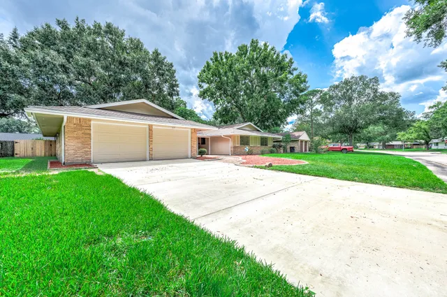 $2,600 | 1610 Richvale Lane, Houston, TX 77062