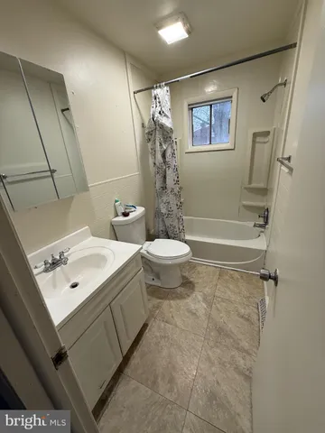 $1,800 | 209 Narberth Avenue, Unit B, Sewell, NJ 08080