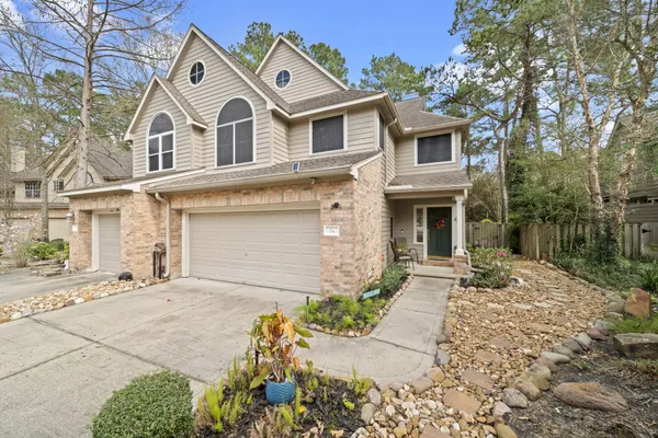 $359,900 | 74 Lakeridge Drive, The Woodlands, TX 77381