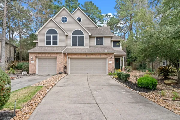 $359,900 | 74 Lakeridge Drive, The Woodlands, TX 77381