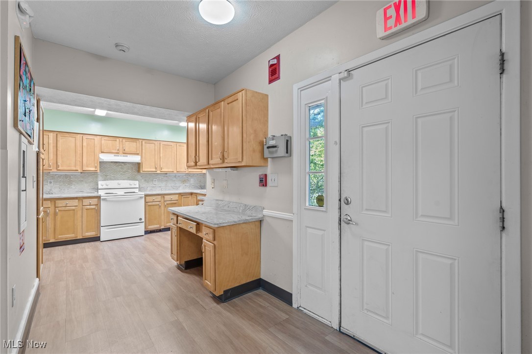 17702 Nottingham Road Cleveland, OH 44119 - Photo 12 of 32 Gallery Image 12