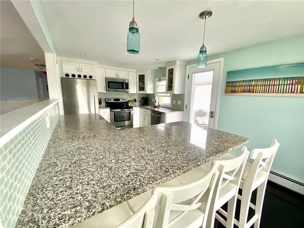 $10,000 | 85 Eustis Avenue, Newport, RI 02840