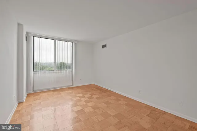 $349,000 | 5101 River Road, Unit 1106, Bethesda, MD 20816