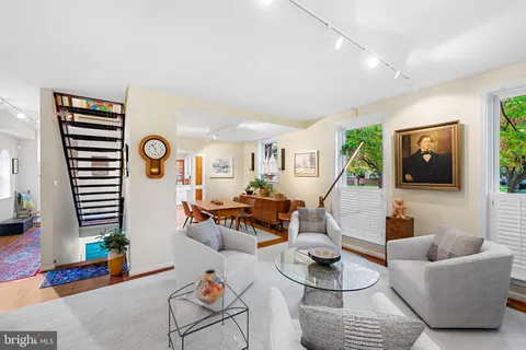$689,000 | 121 West Lee Street, Baltimore, MD 21201