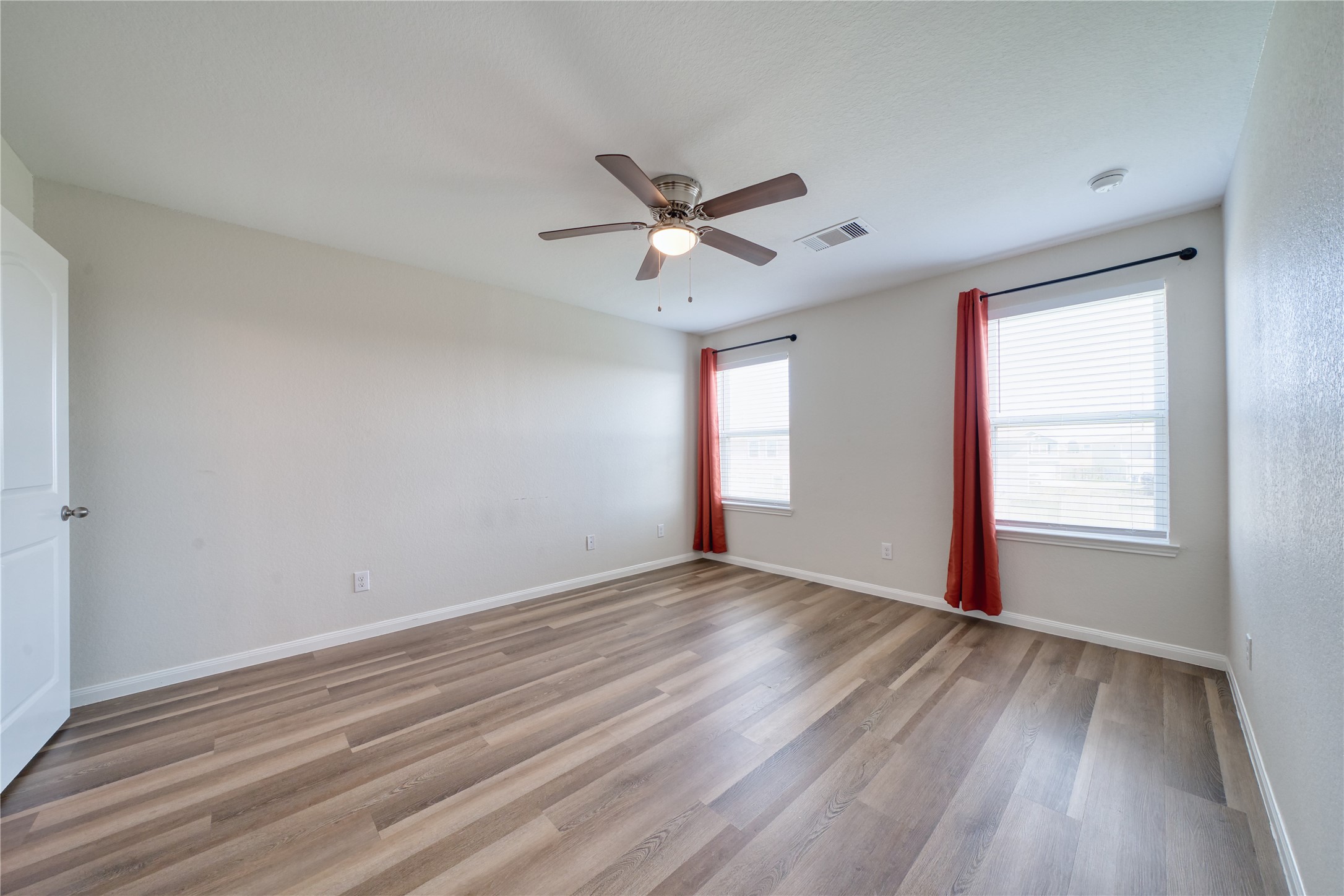 5735 Rainbow Rd. Cove, TX 77523 - Photo 14 of 22 Primary Bedroom