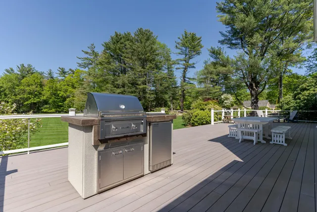 $10,000 | 70 Woodland Road, North Hampton, NH 03862