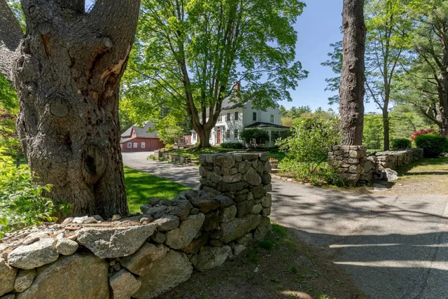 $10,000 | 70 Woodland Road, North Hampton, NH 03862