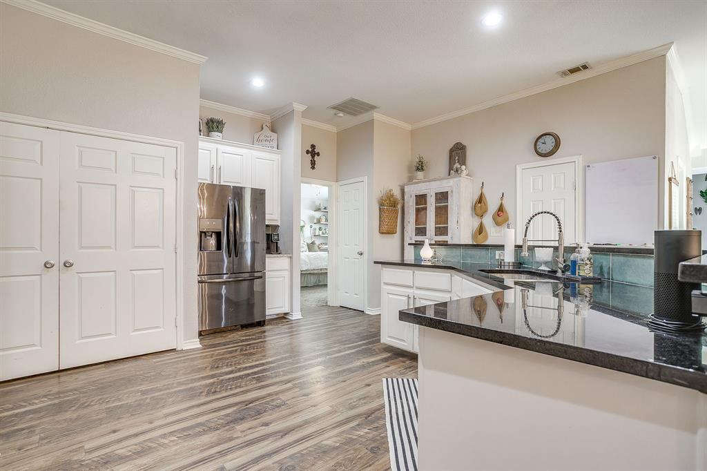 4017 Midway Road Weatherford, TX 76085 - Photo 13 of 40