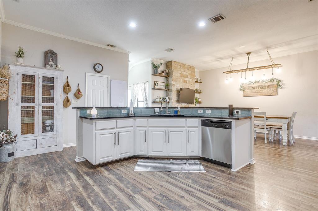 4017 Midway Road Weatherford, TX 76085 - Photo 14 of 40