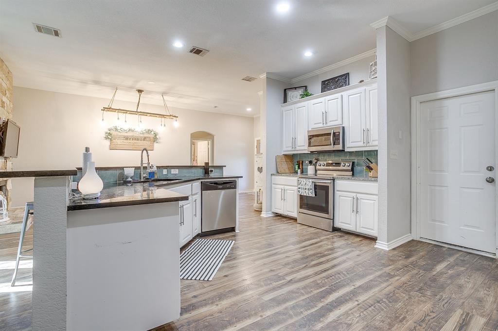 4017 Midway Road Weatherford, TX 76085 - Photo 15 of 40