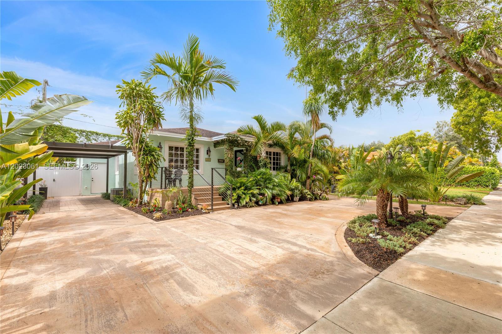 6520 Southwest 16th Terrace Miami, FL 33155 - Photo 2 of 27 Photo 2