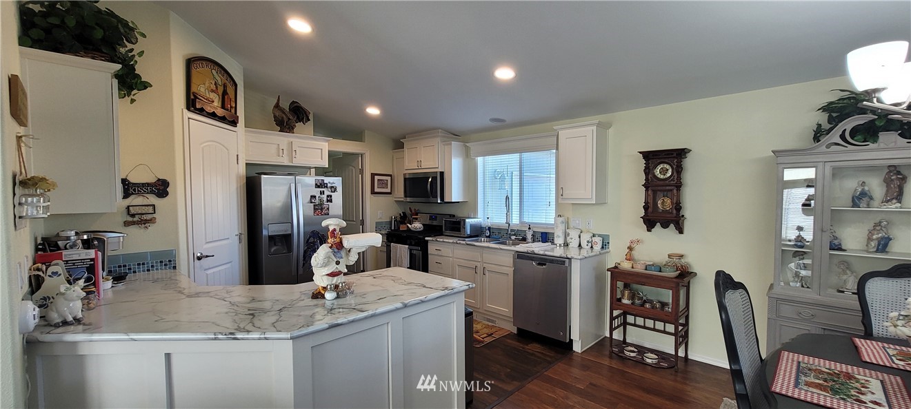 734 West Heritage Loop Sequim, WA 98382 - Photo 5 of 28