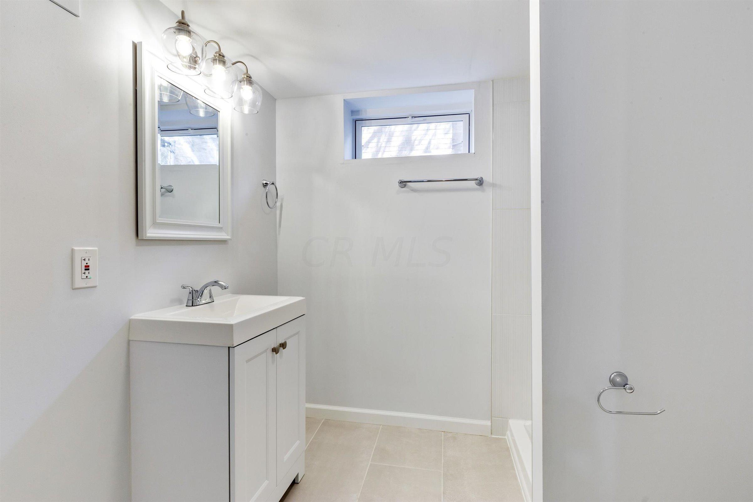1128 South Kellner Road Columbus, OH 43227 - Photo 14 of 17