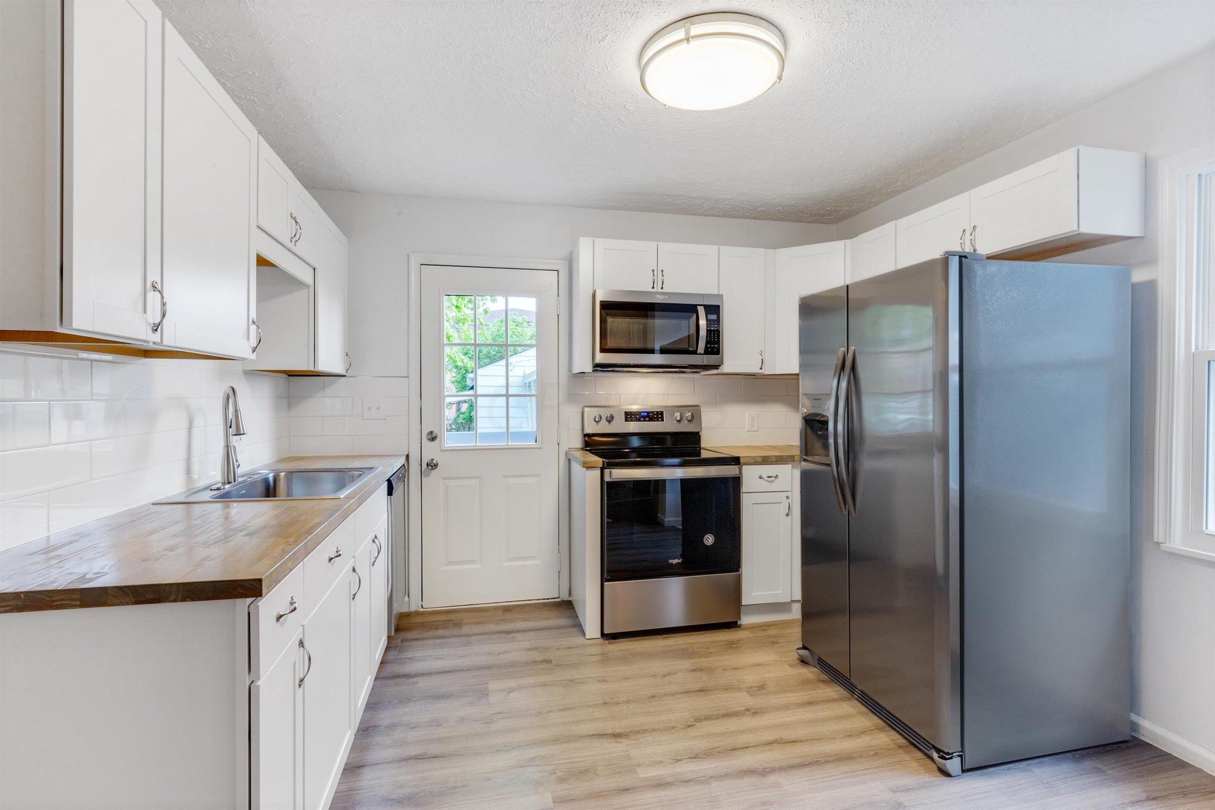 1128 South Kellner Road Columbus, OH 43227 - Photo 5 of 17