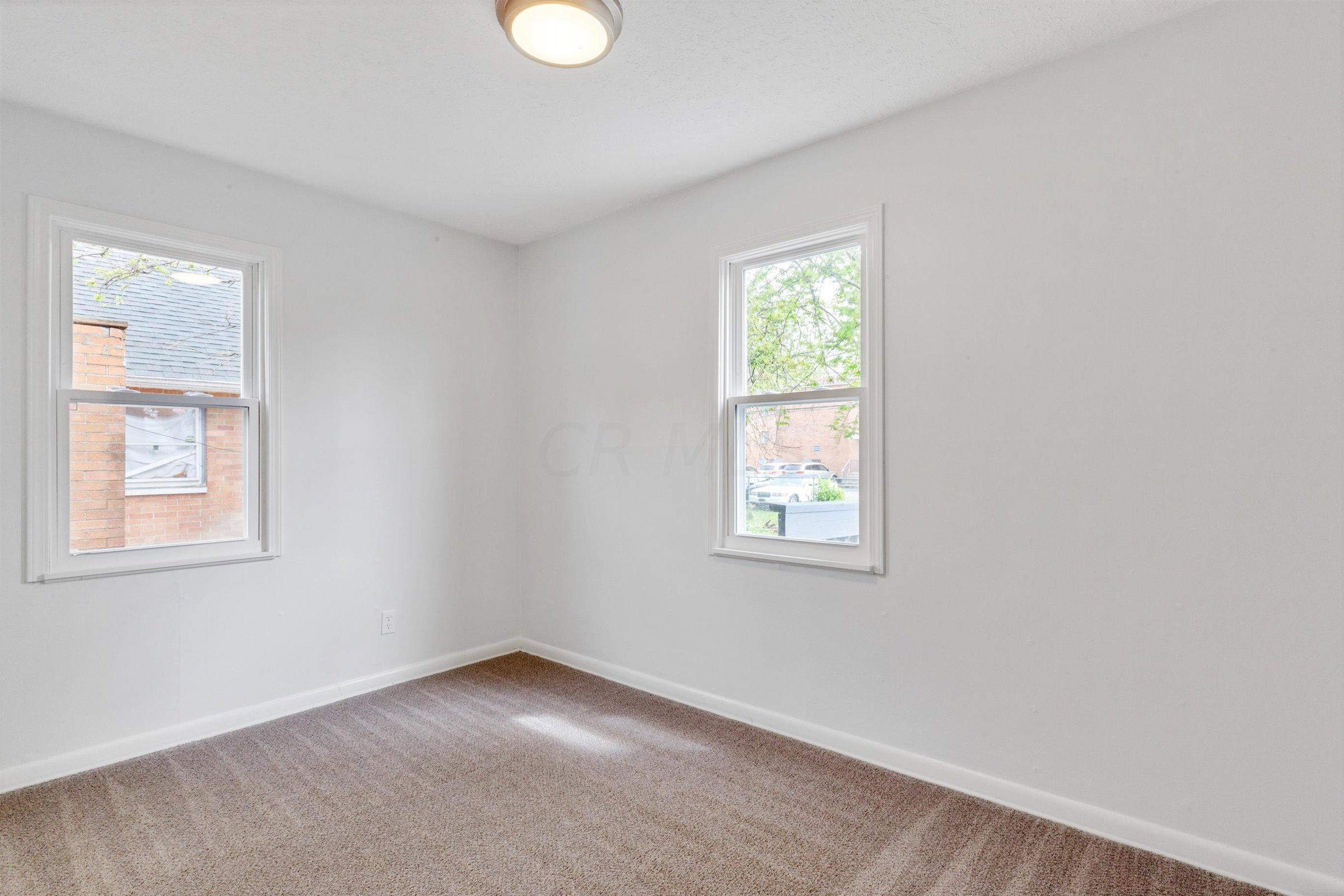 1128 South Kellner Road Columbus, OH 43227 - Photo 6 of 17