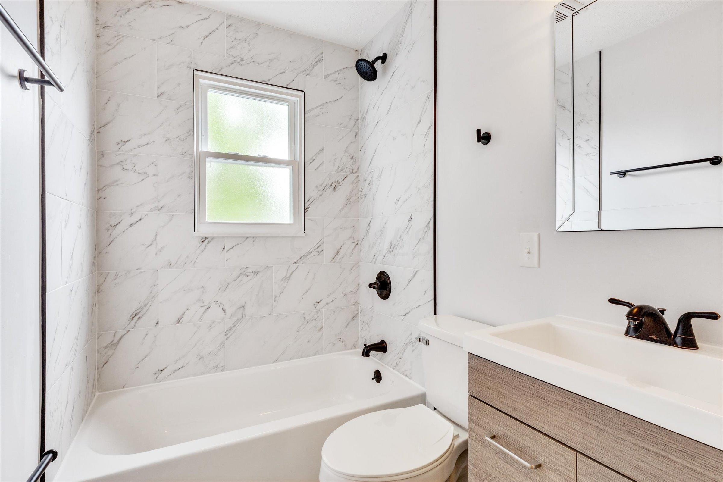 1128 South Kellner Road Columbus, OH 43227 - Photo 9 of 17