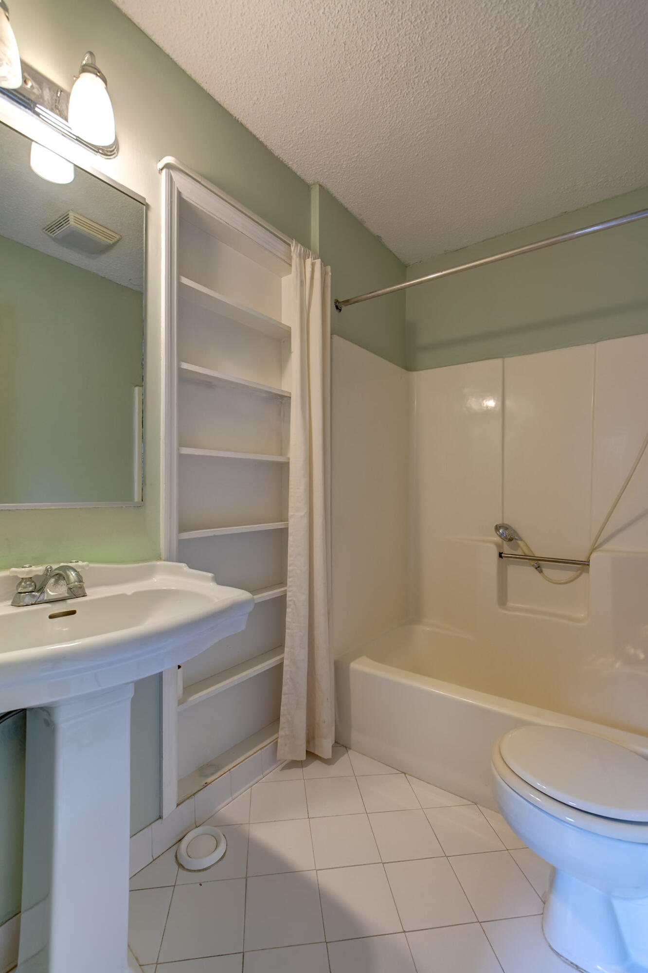 1058 Hunters Trace Mount Pleasant, SC 29464 - Photo 20 of 27 4-DSC_9071_2_3_4_5
