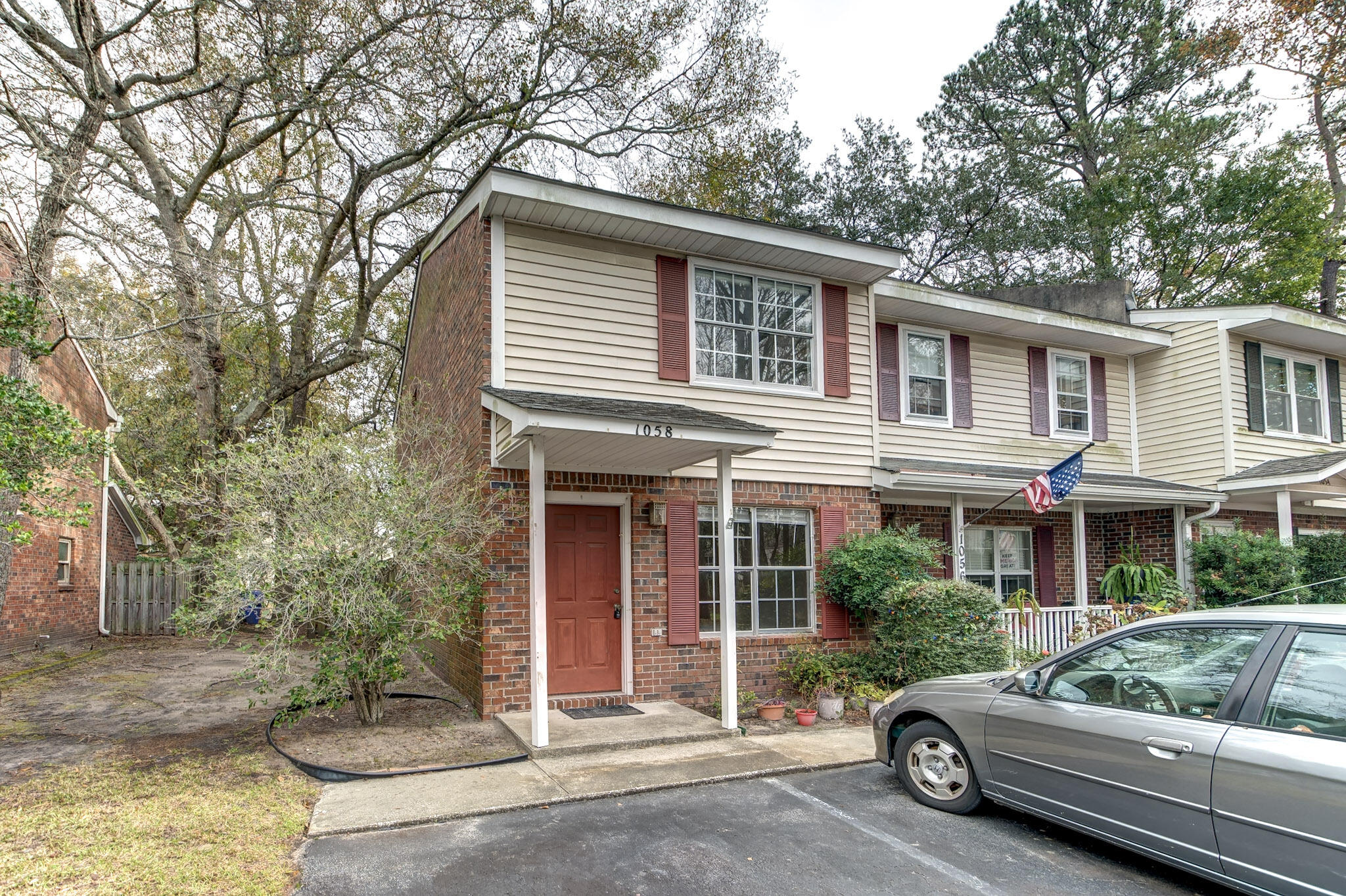 1058 Hunters Trace Mount Pleasant, SC 29464 - Photo 3 of 27 23-DSC_9186_87_88_89_90