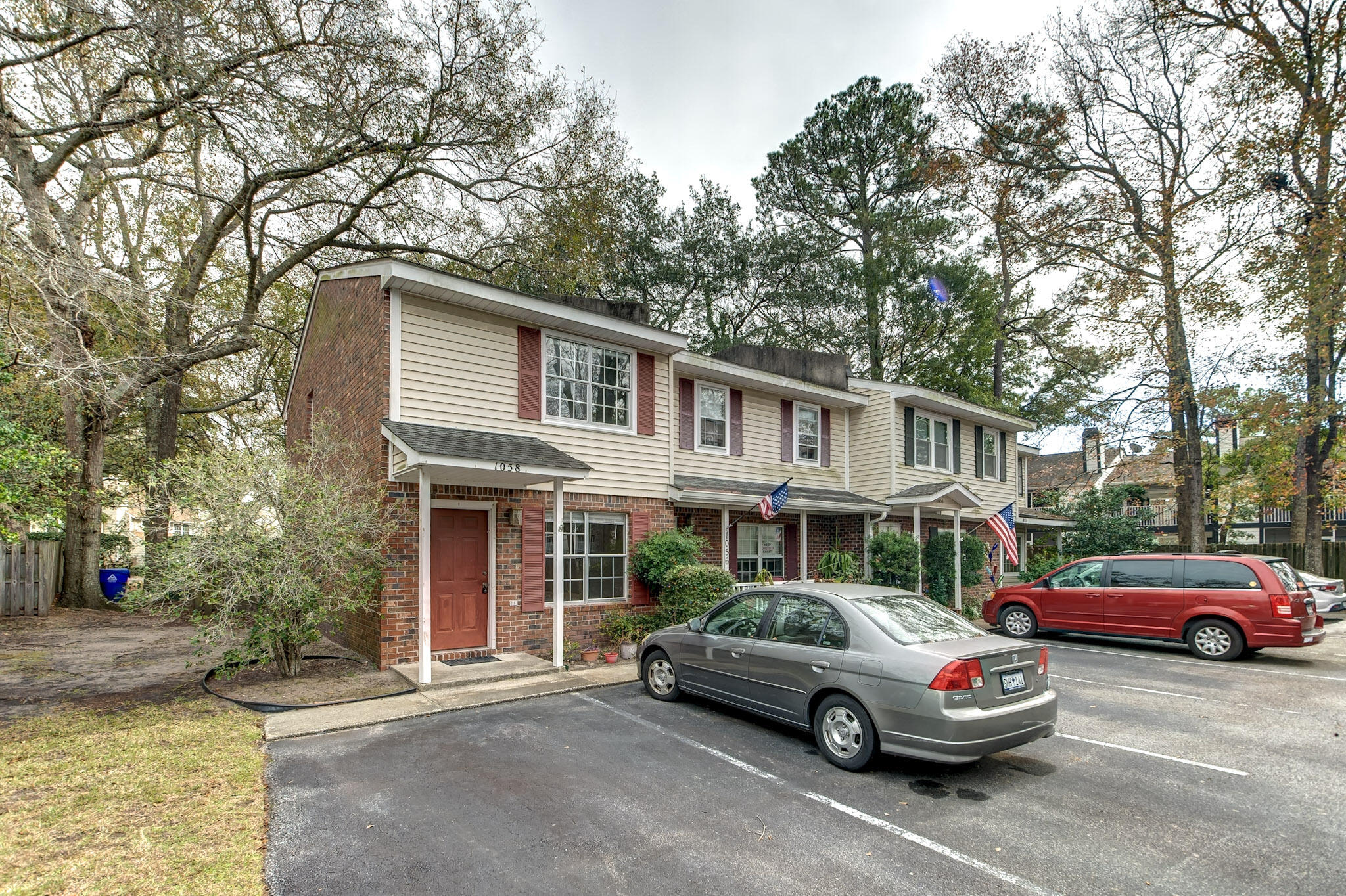 1058 Hunters Trace Mount Pleasant, SC 29464 - Photo 4 of 27 26-DSC_9201_2_3_4_5