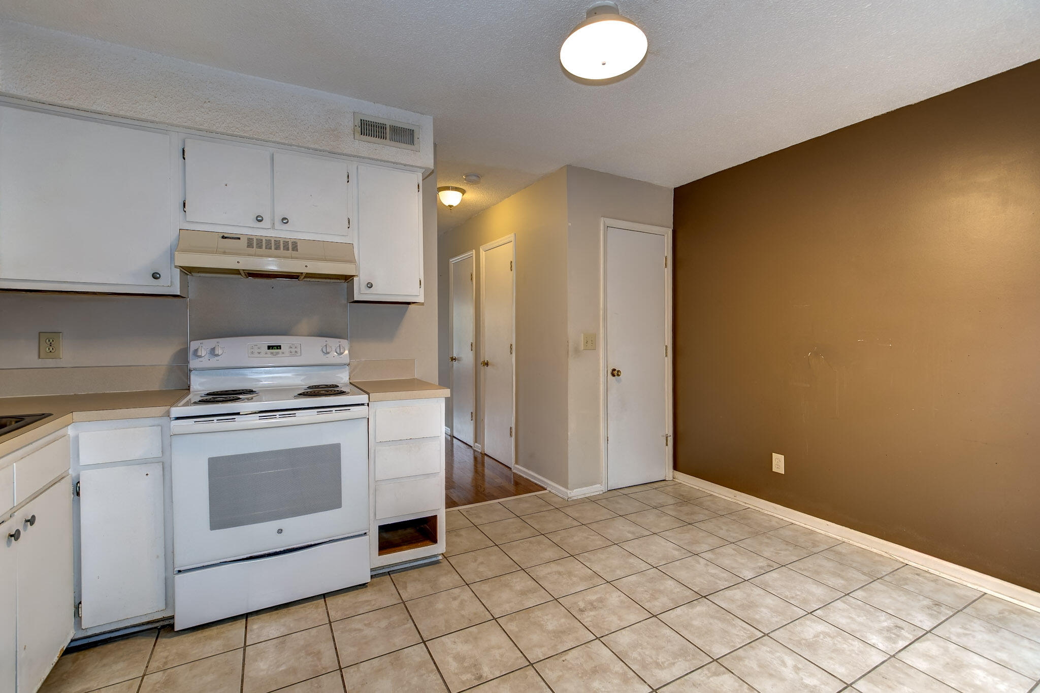 1058 Hunters Trace Mount Pleasant, SC 29464 - Photo 7 of 27 16-DSC_9146_47_48_49_50