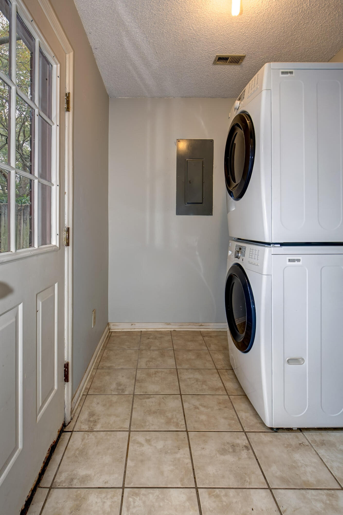 1058 Hunters Trace Mount Pleasant, SC 29464 - Photo 9 of 27 18-DSC_9161_2_3_4_5
