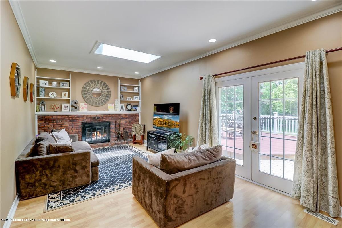 98 Wallace Road Middletown, NJ 07748 - Photo 13 of 26 13-Family room