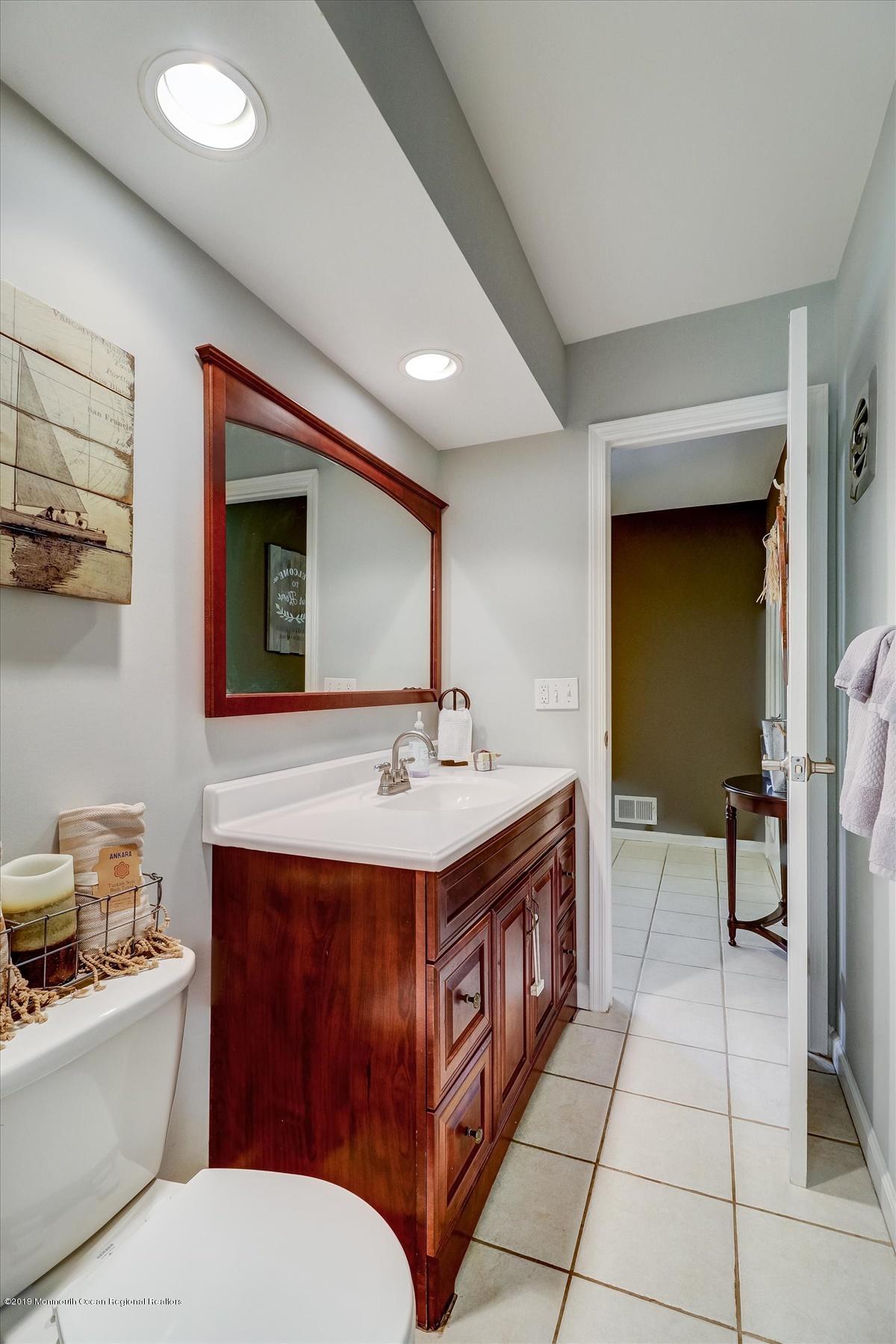 98 Wallace Road Middletown, NJ 07748 - Photo 14 of 26 14-Bathroom