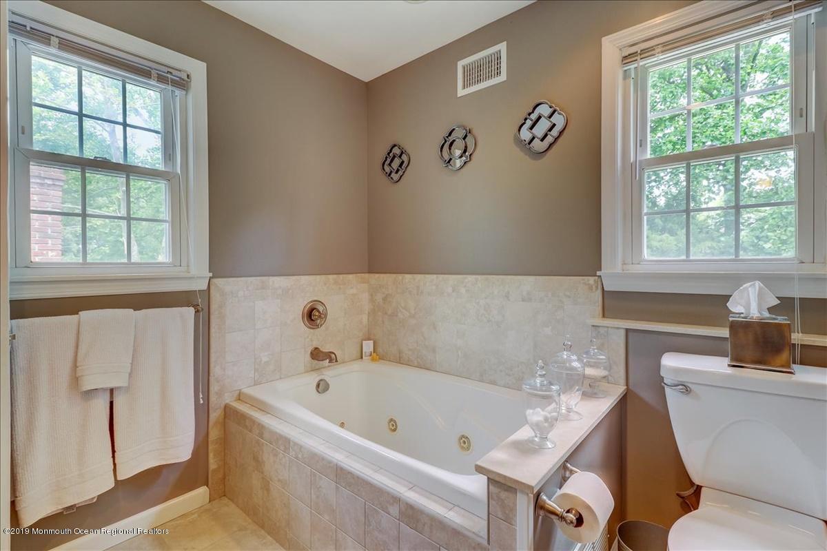 98 Wallace Road Middletown, NJ 07748 - Photo 18 of 26 19-Master bathroom