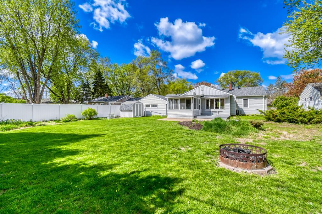 2904 Sheldon Street Roseville, MN 55113 - Photo 25 of 31